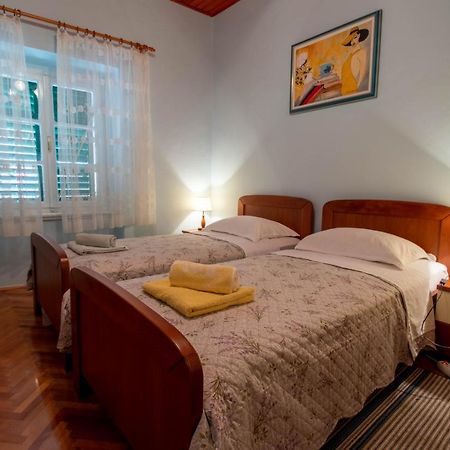 Apartman Ivan Drnis Exterior photo