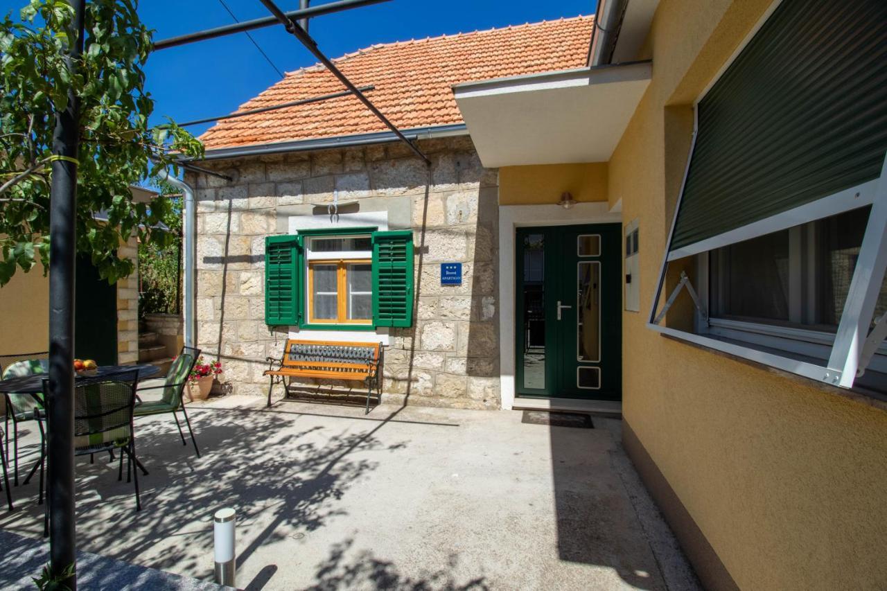 Apartman Ivan Drnis Exterior photo